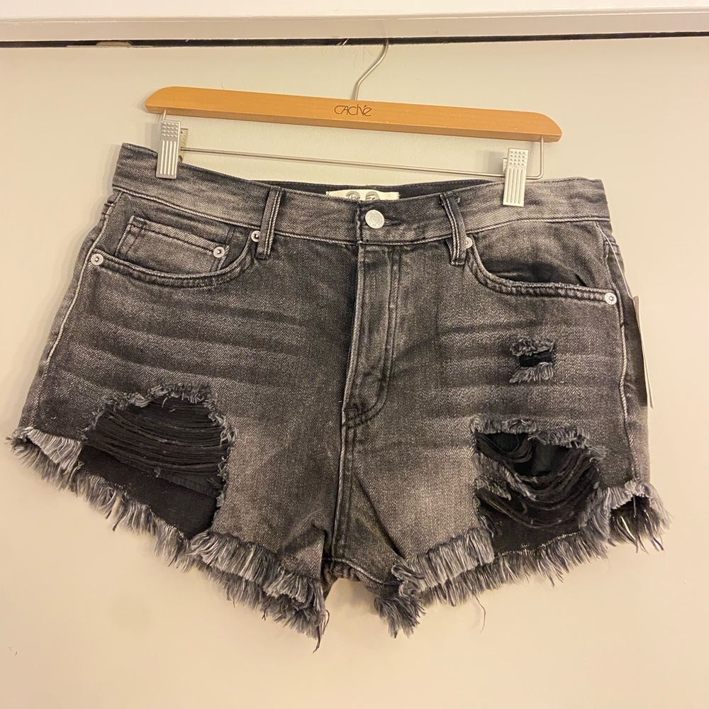 NWT Free People Shorts sulphor black destressed cut off stretch denim sz…